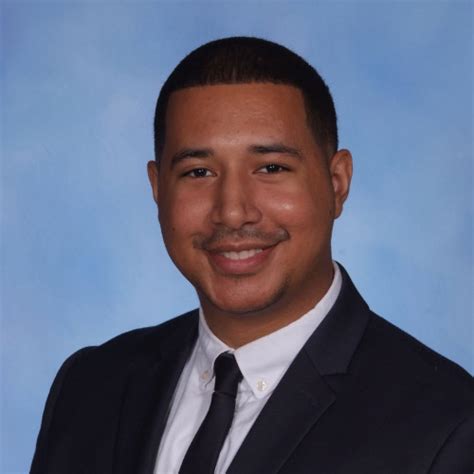 DR. WENDELL ANTONIO CARMONA DDS NPI 1295292837 .